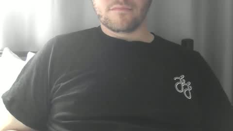 Snapshot of x_yes chatting on 09-17-25, 11:23 x_yes online show from 09-17-25, 11:23