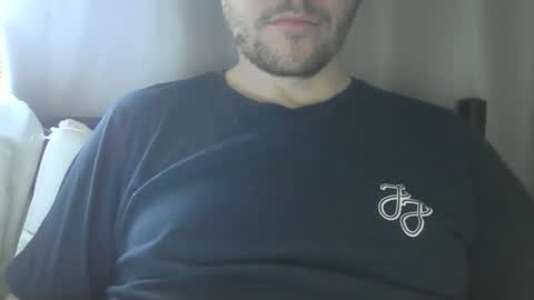 Snapshot of x_yes chatting on 10-28-25, 12:09 x_yes online show from 10-28-25, 12:09