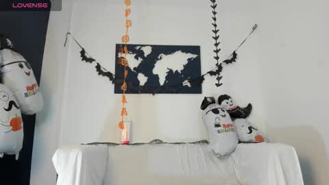 xaanderGrey online show from 10-31-25, 11:11