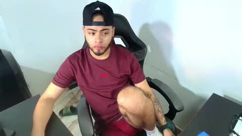 Snapshot of xanderstone00 chatting on 02-17-26, 07:09 Xanderstone online show from 02-17-26, 07:09