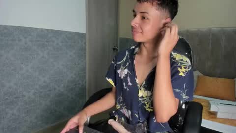 Snapshot of xavier_fox__ chatting on 02-25-26, 09:02 xavier fox online show from 02-25-26, 09:02