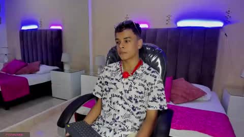 Snapshot of xavier_fox__ chatting on 02-26-26, 08:19 xavier fox online show from 02-26-26, 08:19