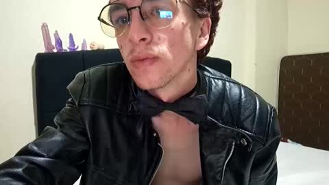 xavier_twink online show from 02-15-26, 04:31