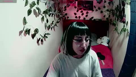 Snapshot of xayah_777 chatting on 10-16-25, 11:28 Xayah 777 online show from 10-16-25, 11:28