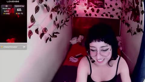 Snapshot of xayah_777 chatting on 10-29-25, 04:37 Xayah 777 online show from 10-29-25, 04:37