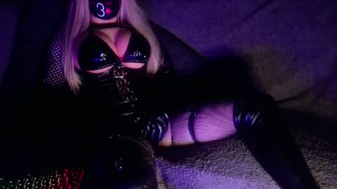 Snapshot of xellarosekittyx chatting on 02-23-26, 07:55 Ella online show from 02-23-26, 07:55