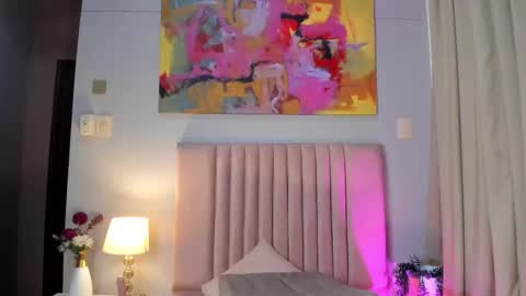 Snapshot of xenarevelo chatting on 02-19-26, 01:23 Xena Revelo online show from 02-19-26, 01:23