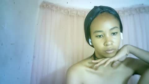 Snapshot of xenna610827 chatting on 01-26-25, 11:17 xenna610827 online show from 01-26-25, 11:17