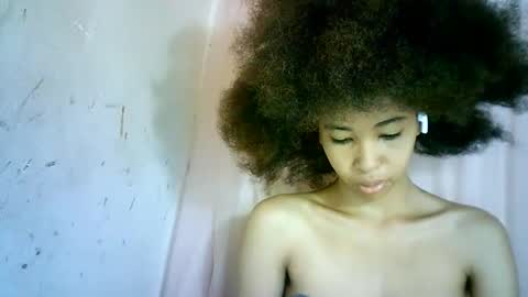 Snapshot of xenna610827 chatting on 02-18-25, 06:15 xenna610827 online show from 02-18-25, 06:15