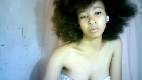 Snapshot of xenna610827 chatting on 02-18-25, 09:21 xenna610827 online show from 02-18-25, 09:21