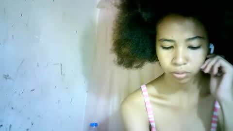 Snapshot of xenna610827 chatting on 02-20-25, 02:24 xenna610827 online show from 02-20-25, 02:24