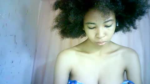 Snapshot of xenna610827 chatting on 03-11-25, 06:10 xenna610827 online show from 03-11-25, 06:10