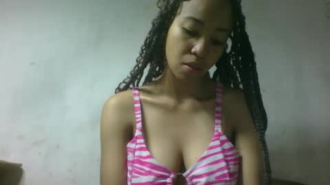 Snapshot of xenna610827 chatting on 02-05-26, 06:07 xenna610827 online show from 02-05-26, 06:07