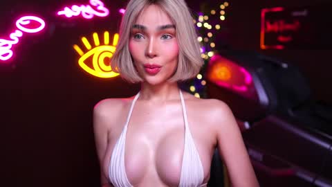 Snapshot of xforyoureyesonlyx chatting on 01-08-25, 11:52 Anne online show from 01-08-25, 11:52