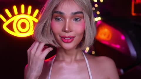 Snapshot of xforyoureyesonlyx chatting on 01-09-25, 02:54 Anne online show from 01-09-25, 02:54