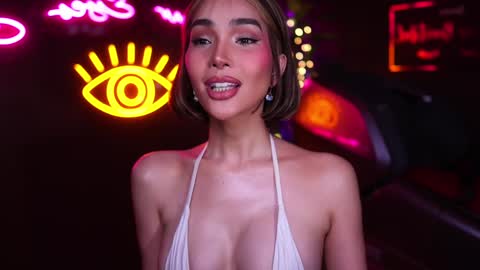 Snapshot of xforyoureyesonlyx chatting on 01-19-25, 04:12 Anne online show from 01-19-25, 04:12