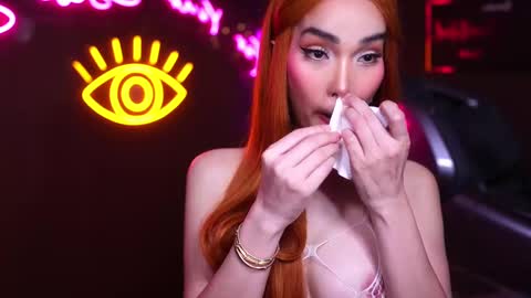 Snapshot of xforyoureyesonlyx chatting on 02-19-25, 01:18 Anne online show from 02-19-25, 01:18