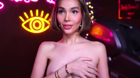 Snapshot of xforyoureyesonlyx chatting on 02-20-25, 07:12 Anne online show from 02-20-25, 07:12