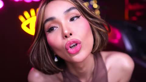 Snapshot of xforyoureyesonlyx chatting on 02-21-25, 06:18 Anne online show from 02-21-25, 06:18