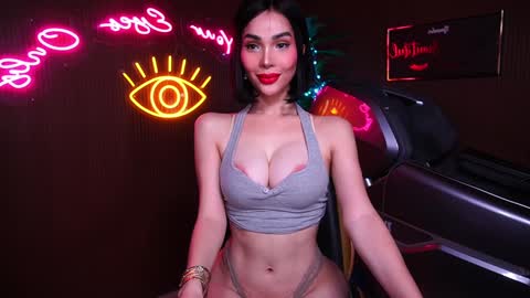 Snapshot of xforyoureyesonlyx chatting on 03-05-25, 04:13 Anne online show from 03-05-25, 04:13