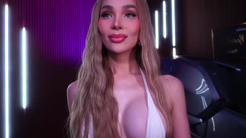 Snapshot of xforyoureyesonlyx chatting on 10-16-25, 03:07 Anne online show from 10-16-25, 03:07