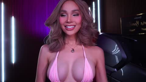 Snapshot of xforyoureyesonlyx chatting on 11-01-25, 03:52 Anne online show from 11-01-25, 03:52