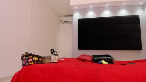 Snapshot of xgenesis_miller_ chatting on 02-01-25, 12:07 Genesis online show from 02-01-25, 12:07