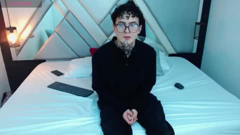 Snapshot of xhotdesire_fx chatting on 03-06-25, 04:19 Marco and Veronica online show from 03-06-25, 04:19