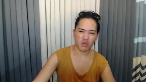 GWEN THOMPSON .......   online show from 02-26-25, 04:36