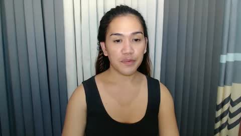 GWEN THOMPSON .......   online show from 03-01-25, 12:23