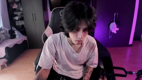 xIce Boy online show from 12-22-25, 01:08