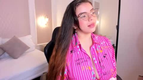Snapshot of ximena_dork chatting on 02-11-26, 12:21 X I M E N A online show from 02-11-26, 12:21
