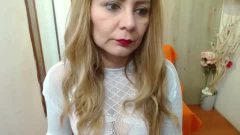Snapshot of ximena_grant chatting on 09-20-25, 12:06 Ximena online show from 09-20-25, 12:06
