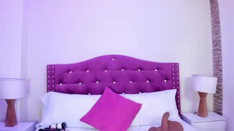 Xime  online show from 10-20-25, 03:29