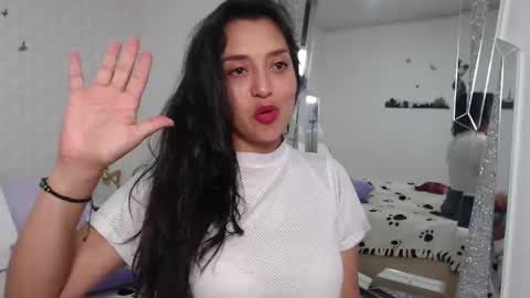 ximena suarez online show from 02-18-25, 04:15