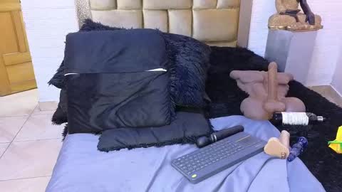 ximena online show from 02-15-25, 03:42