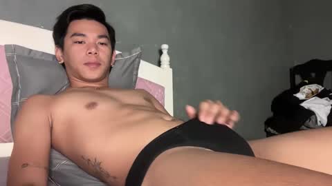 Snapshot of xkhen_damienx chatting on 09-26-25, 03:43 Khen online show from 09-26-25, 03:43