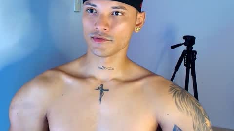 Snapshot of xlatin21 chatting on 10-09-25, 06:00 xlatin21 online show from 10-09-25, 06:00