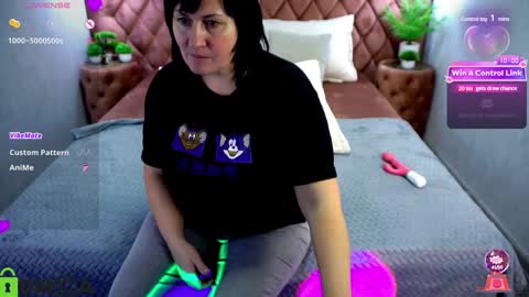 Linda online show from 12-07-24, 02:53