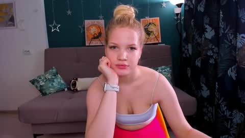 Chloe online show from 01-29-25, 09:23