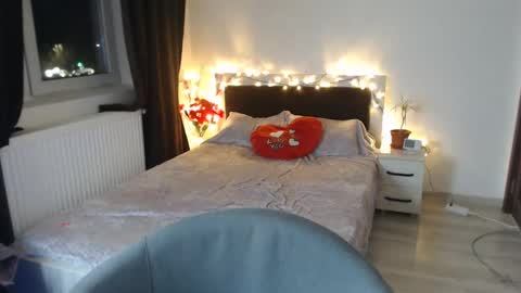 Snapshot of xmagic_pantherx chatting on 12-16-24, 11:07 Magic Panther online show from 12-16-24, 11:07