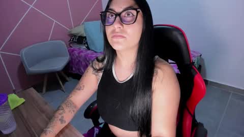 MILEE online show from 11-09-25, 01:15