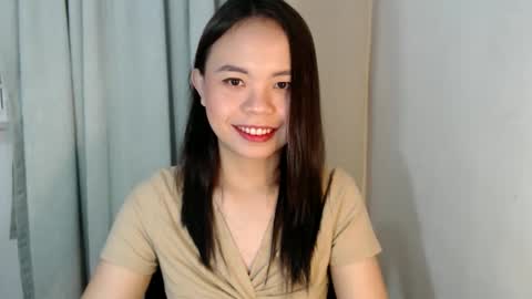 Snapshot of xo_worth_it chatting on 02-08-26, 12:25 nathalie online show from 02-08-26, 12:25