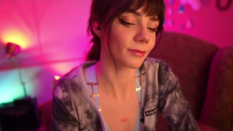 Bella Bondai online show from 12-11-24, 05:10