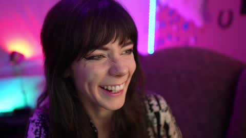 Bella Bondai online show from 12-15-24, 03:45