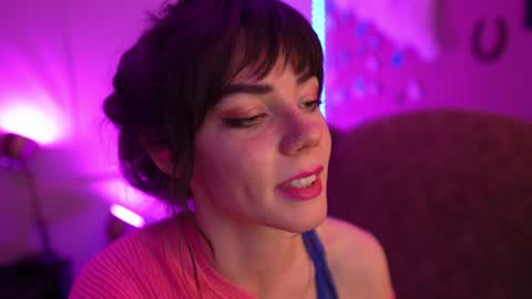 Bella Bondai online show from 12-17-24, 12:00