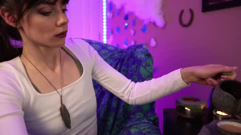 Bella Bondai online show from 03-08-25, 09:28