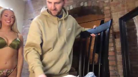 Snapshot of xoprincesspeachxo chatting on 01-13-26, 12:27 xoprincesspeachxo online show from 01-13-26, 12:27