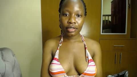 Snapshot of xoxo_booty chatting on 12-04-25, 06:16 Xoxo online show from 12-04-25, 06:16