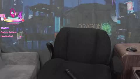 Snapshot of xoxo_chloechance_xoxo chatting on 09-28-25, 01:11 Chloe online show from 09-28-25, 01:11